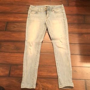 American Eagle women’s jeans